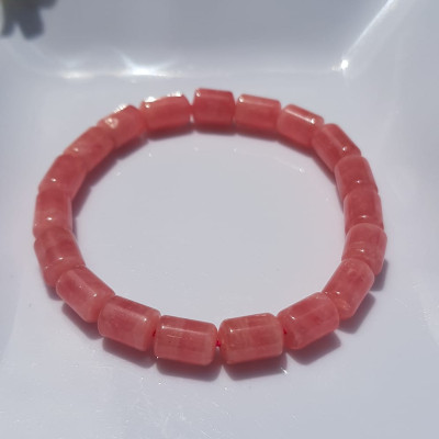 Vòng tay Đá Đào Hoa đẹp Vip hàng đẹp  Chất liệu đá đào hoa Lu Thống Khúc bóng mượt đẹp 6,8mm x dài 10mm Màu hồng tươi bóng đẹp  Nữ mệnh hỏa, mệnh thổ ạ Công dụng may mắn, tài lộc, tốt sức khỏe, xinh đẹp tay ạ