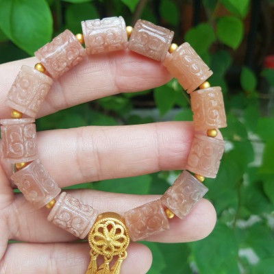 Vòng Charm đẹp tuyệt vời ông Mặt Trời   hàng cao cấp nhe cả nhà  Chất liệu đá mặt trời đẹp đúng với tên ạ  Màu hồng hồng đẹp sang như ánh bình minh luôn nhé