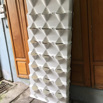 CHẬU TRỒNG RAU SẠCH TẠI NHÀ (1M2 DẠNG ĐỨNG) LÀ CHẬU NHỰA MODULE TRỒNG RAU ÁP TƯỜNG NHẬP KHẨU CHÂU ÂU BẢO HÀNH 5 NĂM (GỒM 8 MODULE LÀ 24 HỐC RAU)