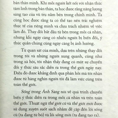 Tủ Sách Tâm Linh Thế Kỷ - Sống Trong Ánh Sáng