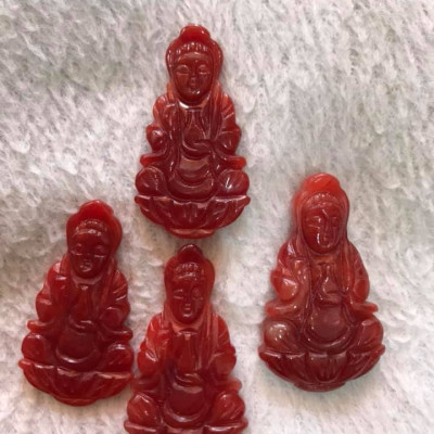 MẶT DÂY CHUYỀN NỮ PHẬT QUAN ÂM ĐÁ CẨM THẠCH ĐỎ ĐẬM ĐẸP  Size Nhỏ Cao 35mm x Ngang 20mm x Dầy 4,5mm  NỮ MỆNH HOẢ THỔ