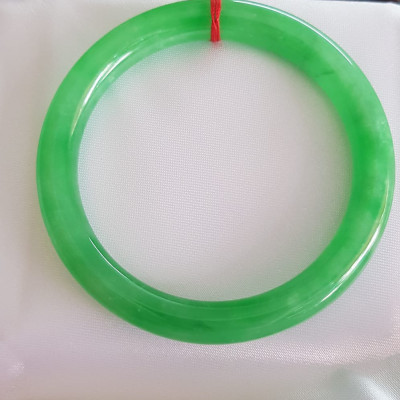 Vòng tay nữ đá cẩm thạch Lý Trong A 55mm x cọng 8mm Màu Xanh lá tươi sáng bóng đều cả vòng rất đẹp Nữ 54kg - 63kg đeo mệnh Mộc mệnh Hỏa mệnh Thủy ạ