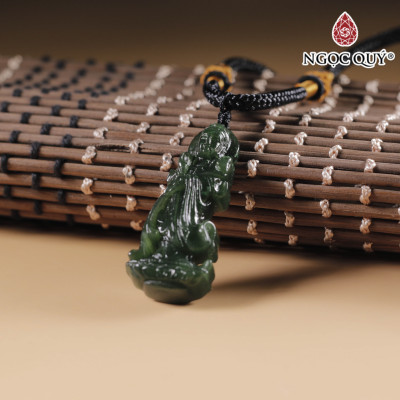 Mặt dây chuyền phật bà đá ngọc bích nephrite 17x41mm mệnh mộc, mệnh hỏa - Ngọc Quý Gemstones