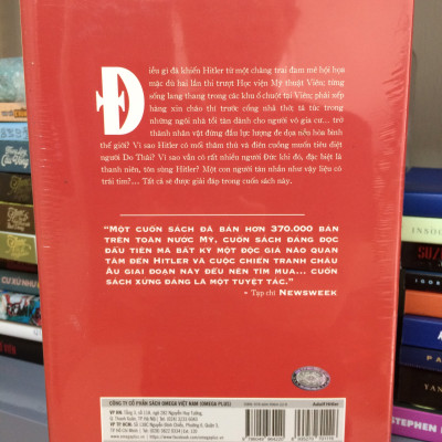 Adolf Hitler - Chân Dung Một Trùm Phát Xít - Tác phẩm đồ sộ và chi tiết nhất mà nhân loại từng có về Adolf Hitler (TB 2020) - 75 năm kết thúc thế chiến II