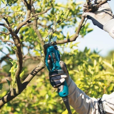 MÁY CẮT CÀNH DÙNG PIN (18VX2) 200W MAKITA DUP361RM2 (2 PIN 18VX4.0AH VÀ 1 ĐẾ SẠC NHANH) - HÀNG CHÍNH HÃNG