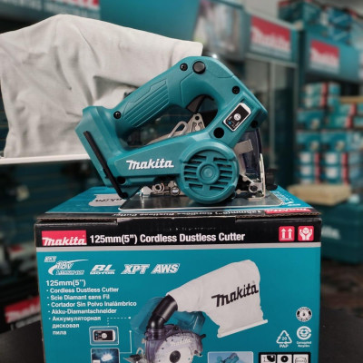 MÁY CẮT 125 MM 700W MAKITA DCC500Z (KHÔNG KÈM PIN VÀ ĐẾ SẠC) - HÀNG CHÍNH HÃNG