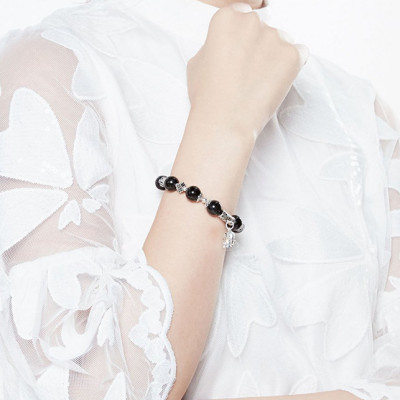 Vòng Tay Thạch Anh Tóc Đen Charm Ong Ngọc Quý Gemstones VT111