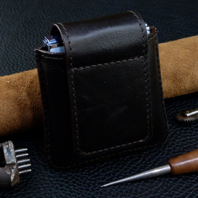 Bao da đeo lưng và cầm tay IONECASE Z Flip, Z Flip3,4,5 da bò thật may thủ công - Hàng chính hãng