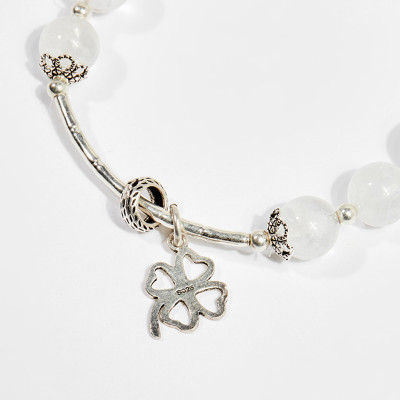 Vòng tay phong thủy nữ đá thạch anh ưu linh trắng charm tỳ hưu 8mm mệnh thủy , kim - Ngọc Quý Gemstones