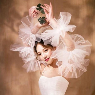 Găng tay nữ vải voan xếp ly phồng dễ thương mẫu mới t10-2023 -Trắng kem