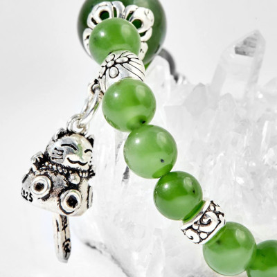 Vòng tay ngọc bích charm mèo may mắn Ngọc Quý Gemstones