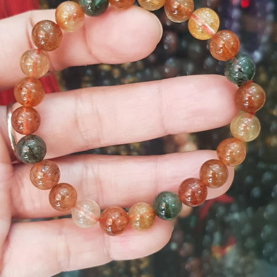  Vòng tay phong thuỷ may mắn đá thạch anh tóc tam tài màu bóng đẹp lắm size hạt vòng 8mm đá tự nhiên đeo tốt sức khoẻ, may mắn, tốt cho công việc đeo lên tay bóng đẹp màu rất xinh đẹp ạ