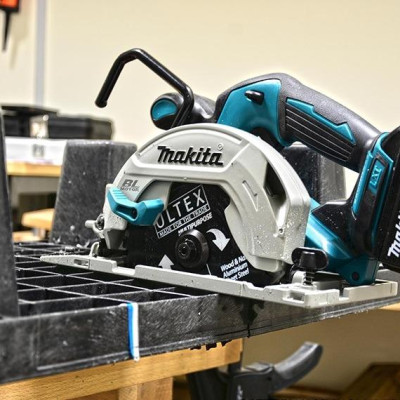 MÁY CƯA ĐĨA DÙNG PIN (165MM/BL)(18V) 680W (01 ĐẾ SẠC NHANH 02 PIN 4.0AH) MAKITA DHS680RMJ- HÀNG CHÍNH HÃNG