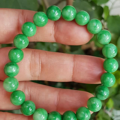 Vòng tay phong thủy đá cẩm thạch xanh tươi size hạt 8mm hay 8li màu xanh ngọc tươi trẻ đẹp nữ mệnh mộc mệnh hỏa mệnh thủy ạ