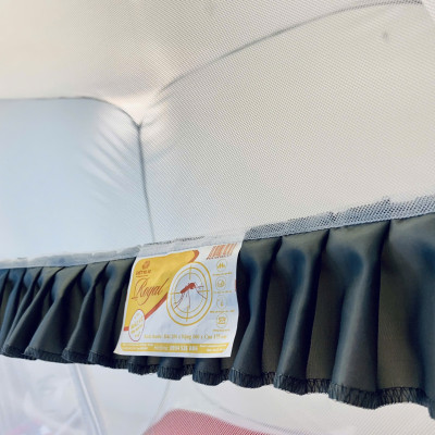 Màn bung đỉnh vuông Royal