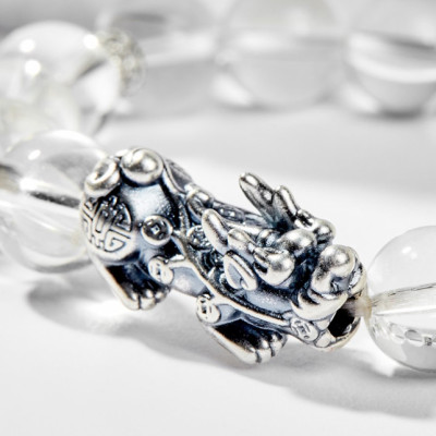 Vòng Tay Phong Thủy Đá Thạch Anh Trắng Phối Charm Tỳ Hưu Bạc (10mm) Mệnh Kim, Thủy Ngọc Quý Gemstones