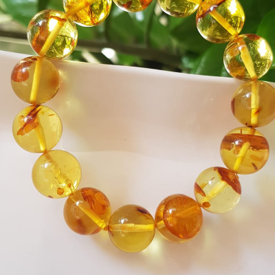 Vòng Hổ Phách tự nhiên Size Nam 14,5mm Vòng Vip cao cấp sịn hiếm quá đẹp xuất sắc 14,5mm Đá Hổ Phách Màu Vàng Anh trong bắt ánh sáng ánh lên quá đẹp đẳng cấp sang luôn Vòng chuẩn hợp Nam mệnh Kim mệnh Thổ mệnh Thủy đeo ạ