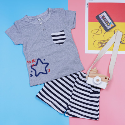 Bộ quần áo cổ trụ in sọc tay ngắn chất cotton mềm thoáng mát cho bé trai từ 3-12kg Kioo BT090