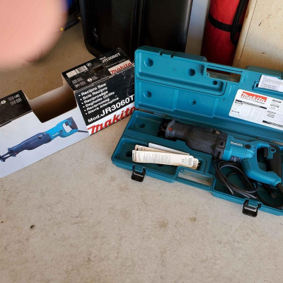 MÁY CƯA KIẾM  32MM 1250W MAKITA JR3060T - HÀNG CHÍNH HÃNG