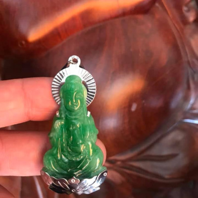 MẶT DÂY CHUYỀN PHẬT QUAN ÂM ĐEO CHUỖI BỌC INOX ĐÁ CẨM THẠCH XANH LÁ ĐỀU TỰ NHIÊN ĐẸP  Size Cao 44mm x Ngang 25mm x Dầy 6mm  NAM NỮ MỆNH MỘC HOẢ THUỶ
