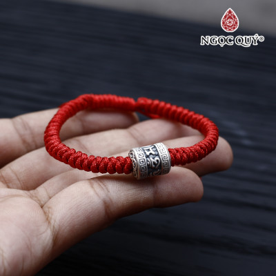 Vòng tay thắt dây đỏ phối charm lục tự - Ngọc Quý Gemstones