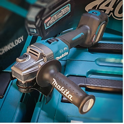 MÁY MÀI GÓC DÙNG PIN 40V 125MM (5") (2 PIN 40V MAX 4AH VÀ 1 SẠC NHANH.) MAKITA GA023GM201 - HÀNG CHÍNH HÃNG