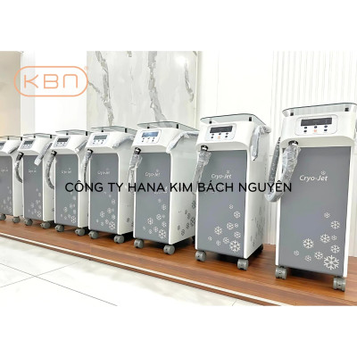 Máy thổi lạnh Cryo Jet Hàn Quốc giúp giảm đau trong thẩm mỹ.