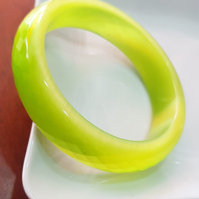 Vòng tay bản hẹ đá mắt mèo giác xanh đợt chuối tươi sáng mới đẹp lạ vòng Ni 55mm x Cao 15mm x dầy 7mm nữ mệnh mộc mệnh hoả 52kg - 56kg  đeo rẻ đẹp