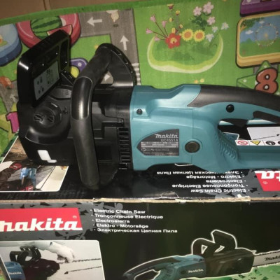 MÁY CƯA XÍCH DÙNG ĐIỆN 1800W 450MM MAKITA UC4551A - HÀNG CHÍNH HÃNG