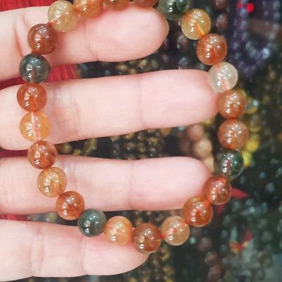  Vòng tay phong thuỷ may mắn đá thạch anh tóc tam tài màu bóng đẹp lắm size hạt vòng 8mm đá tự nhiên đeo tốt sức khoẻ, may mắn, tốt cho công việc đeo lên tay bóng đẹp màu rất xinh đẹp ạ