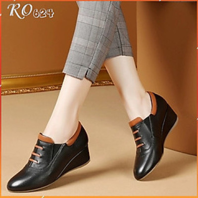 Giày boot nữ cổ thấp 4 phân hàng hiệu rosata hai màu đen trắng dáng thể thao ro624