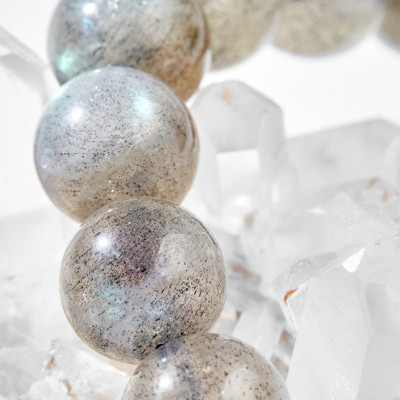 Vòng tay xà cừ ánh xanh mix đá lapis charm bạc Ngọc Quý Gemstones