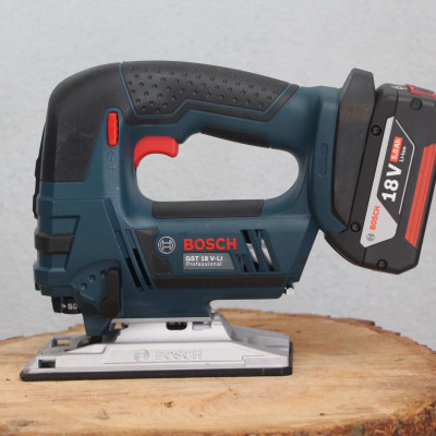 MÁY CƯA LỌNG DÙNG PIN 18V BOSCH GST 18V-LI (SOLO) - HÀNG CHÍNH HÃNG