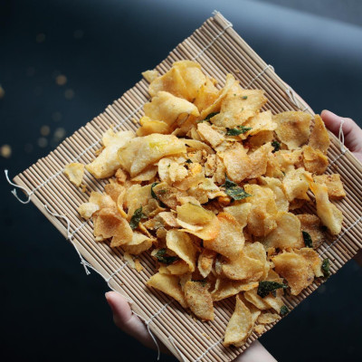 Khoai tây trứng muối Salted Egg Potato Chips 210g IRVINS