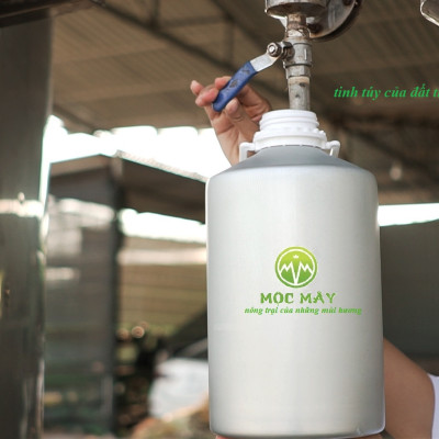 Tinh dầu Hoa Phong Lữ 100ml Mộc Mây - tinh dầu thiên nhiên nguyên chất 100% - chất lượng vượt trội - mùi hương nồng nàn, quyến rũ, kích thích, hưng phấn vượt trội - Có kiểm định