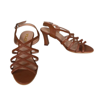 Sandal nữ quai chéo hot trend cho bạn 21817