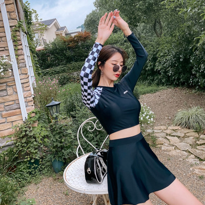 Bộ đồ bơi bikini nữ 2 mảnh dài tay chống nắng kín đáo đi tắm biển - B.34