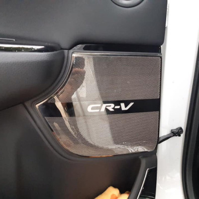 Ốp trang trí, bảo vệ màng loa dành cho xe Honda CRV, CR-V 2017-2020 vân phay xước