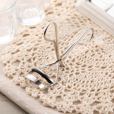 Bấm Cong Mi Thân Thép Không Gỉ Kai (03 Màu)