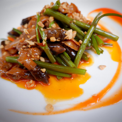 Ốc móng tay xào sa tế đóng hộp