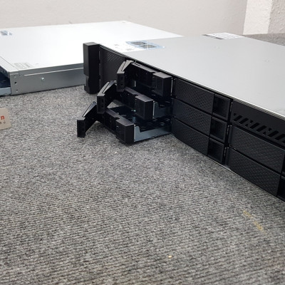 Thiết bị lưu trữ QNAP TS-864eU-RP-8G - Hàng Chính Hãng