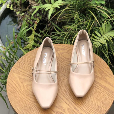 Giày nữ 1 phân hot trend  trẻ trung năng động 21018