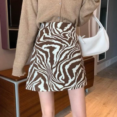 Chân váy ngắn nữ họa tiết vằn sành điệu (Màu nâu)