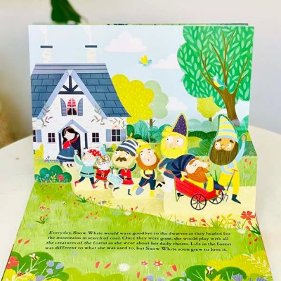 Snow White And the Seven Dwarves: Fairy Tale Pop-Up Book