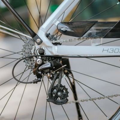 Xe đạp thể thao CALLI H3000 Khung nhôm cao cấp, tem phản quang 