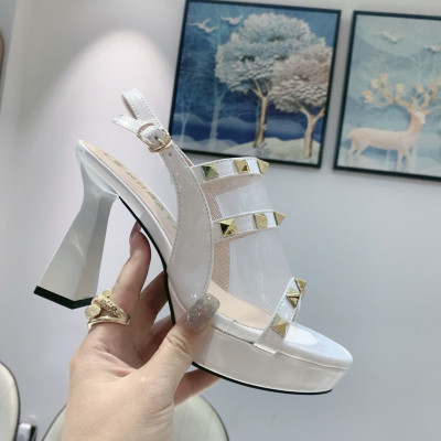 Sandal cao gót nữ đinh tán phối lưới ROSATA RO626 - 9p - Đen, Trắng - HÀNG VIỆT NAM - BKSTORE