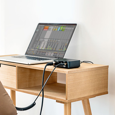 Rode AI-1 - Sound Card Thu Âm 48V Cao Cấp, Nhỏ Gọn Cho Studio, Karaoke Trực Tuyến, Broadcast - Hàng Chính Hãng