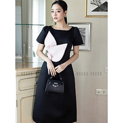 Đầm đen cổ thuyền phối hoa NGADO , đầm dự tiệc , đầm bút chì