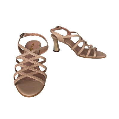 Sandal nữ quai chéo hot trend cho bạn 21817