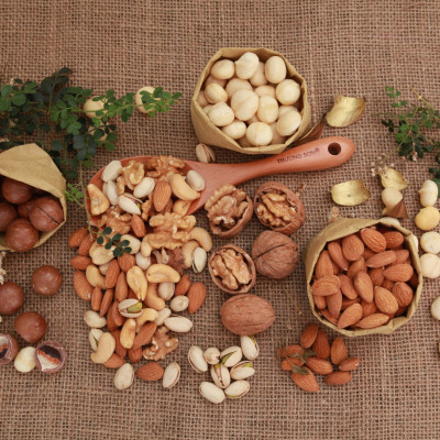 Hạt Hỗn Hợp Dinh Dưỡng 4 Loại Hạt Điều, Hạnh Nhân, Óc Chó, Dẻ Cười Không Muối Lafooco 400g